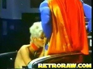 Superman has supersex 3some