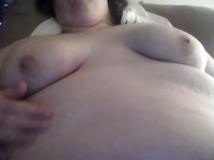 BBW plays with tits