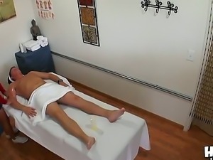 Sexy hot Adrianna Luna gives Ashton Kilmer fucking relaxation during massage!