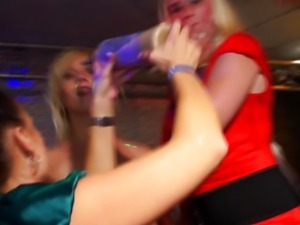 Real young teens giving head in party