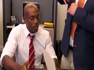 Interracial boss fucks hunk in office toilet