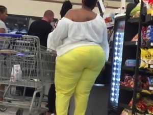 Yellow Megabooty Ebony Huge Ass and Hips