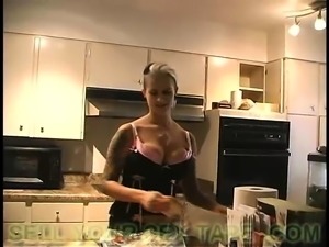 Blonde amateur granny fucked hardcore by a horny dude