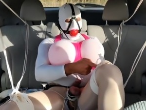 Kinky amateur crossdresser having some wild fun in the car